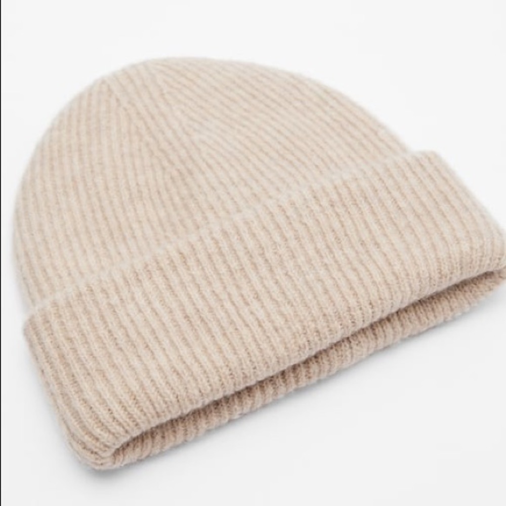 Cuffed knit beanie.